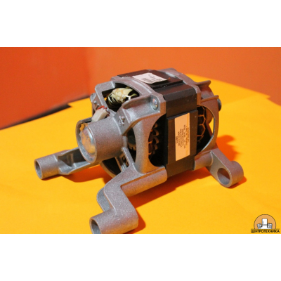 Двигатель Ariston C00290840